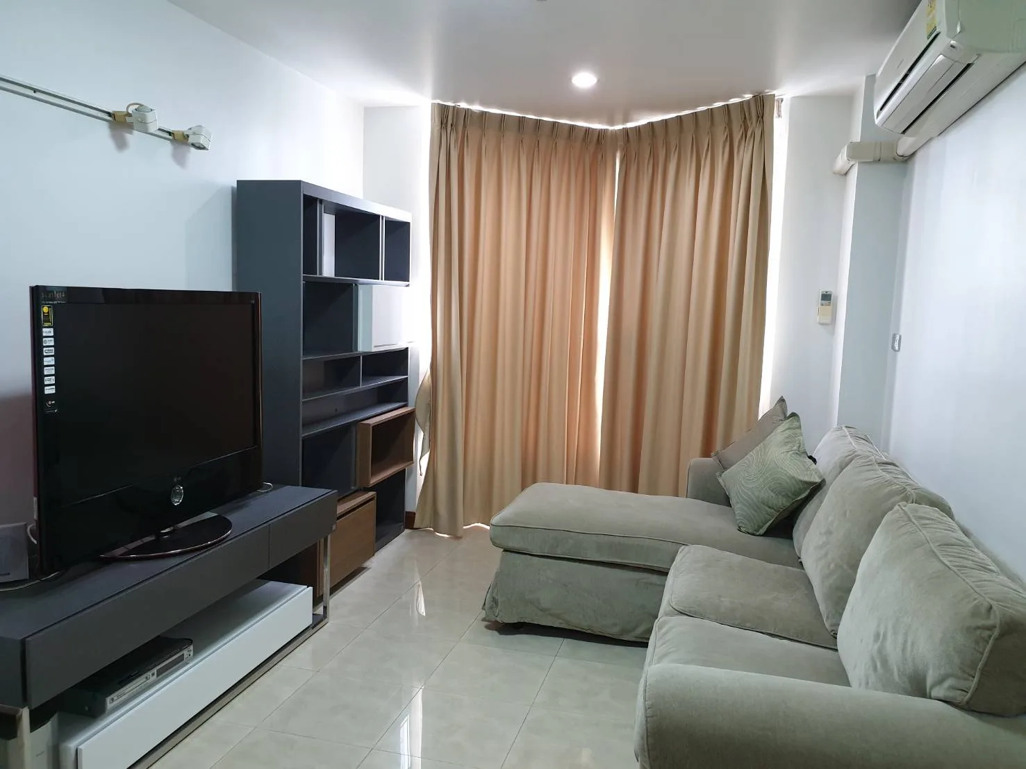 Noble House Phayathai — photo 1