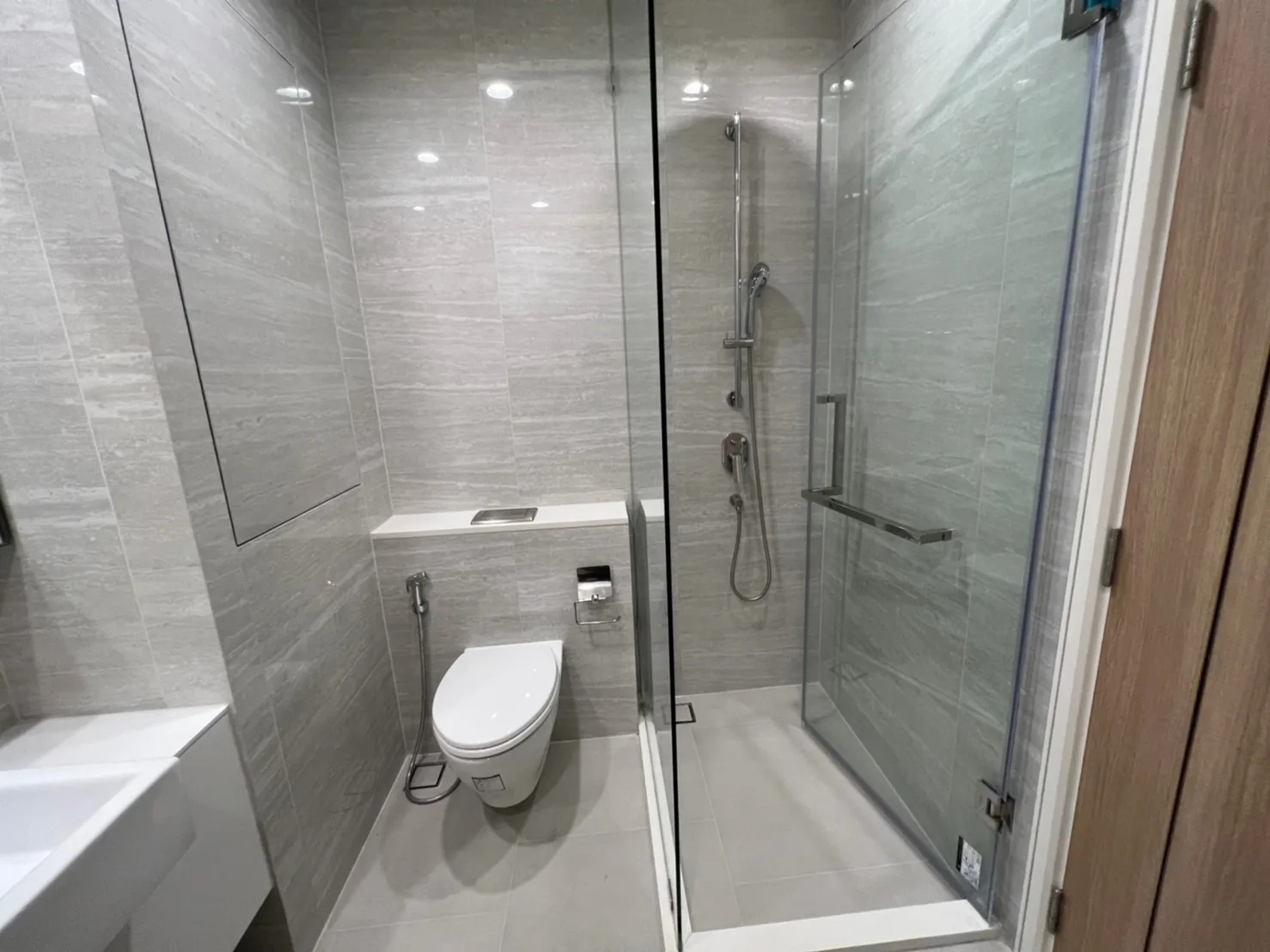 Anil Sathorn 12 — photo 12