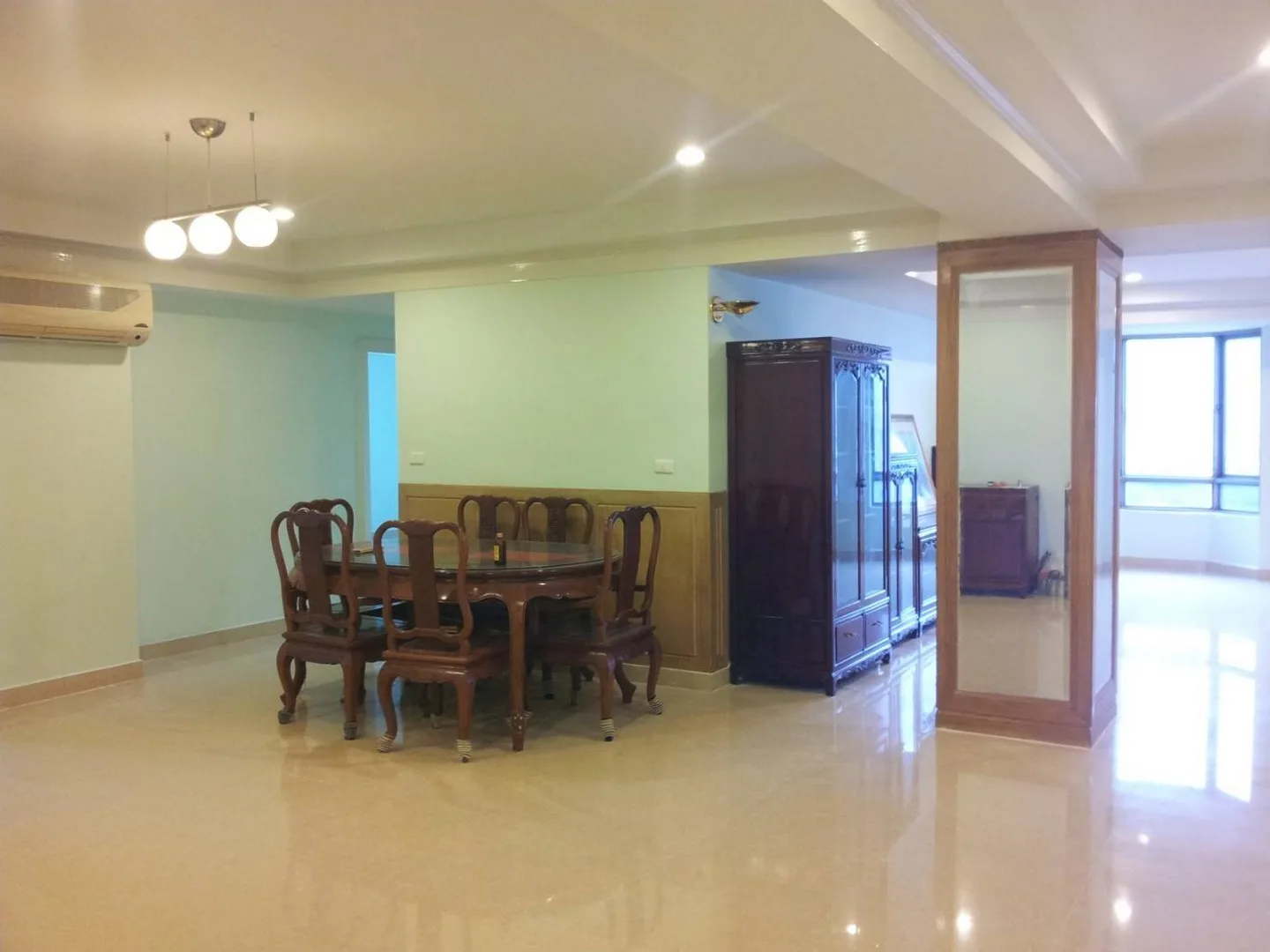 Royal Castle — photo 1