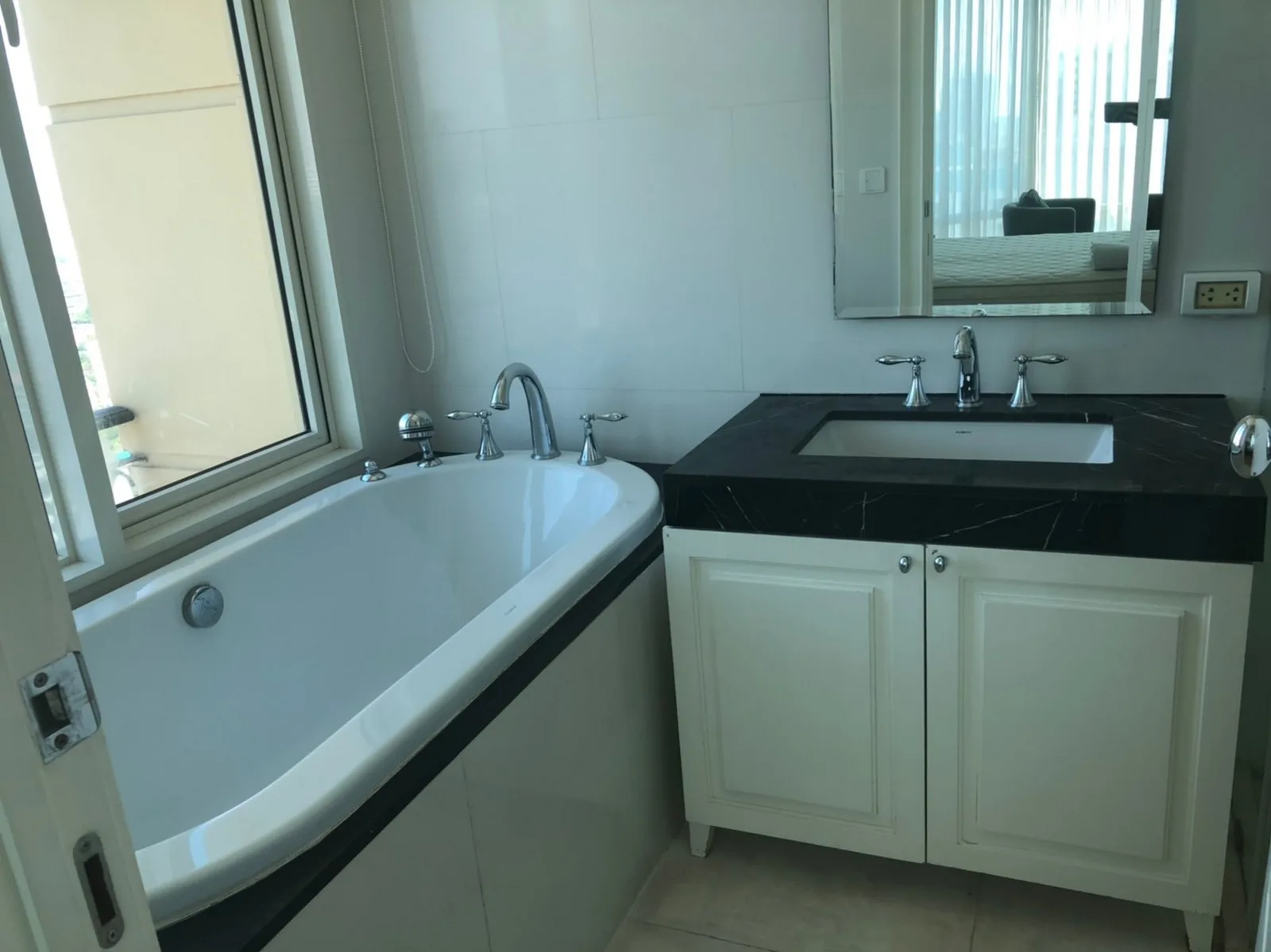 Royce Private Residences — photo 16