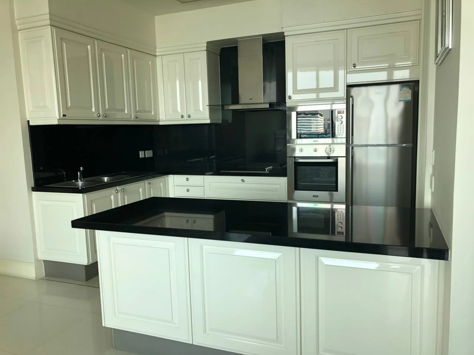 Royce Private Residences — photo 18