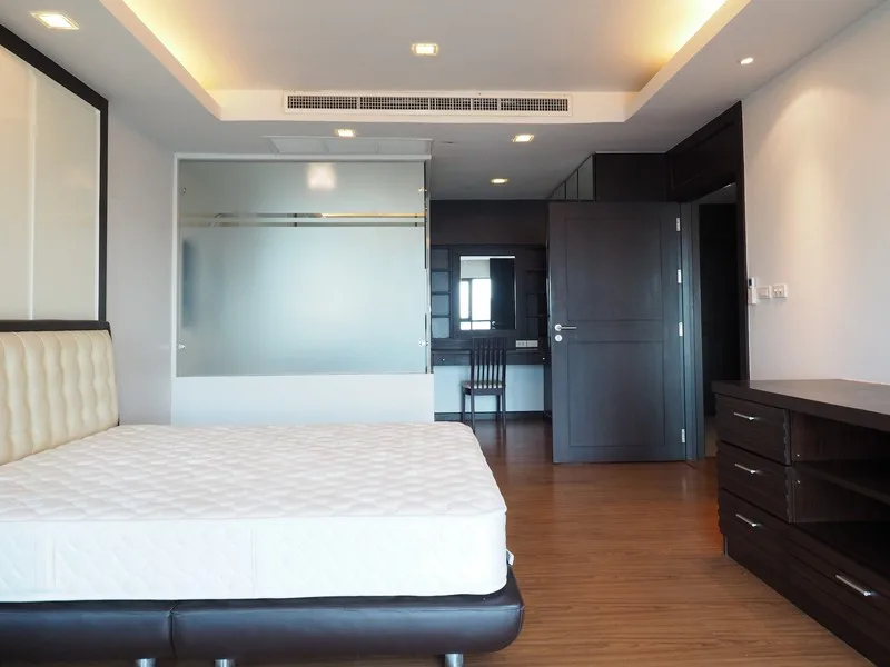 Sathorn Gardens — photo 24