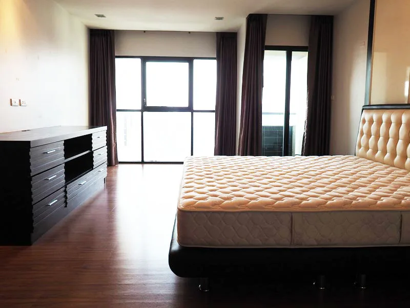 Sathorn Gardens — photo 26
