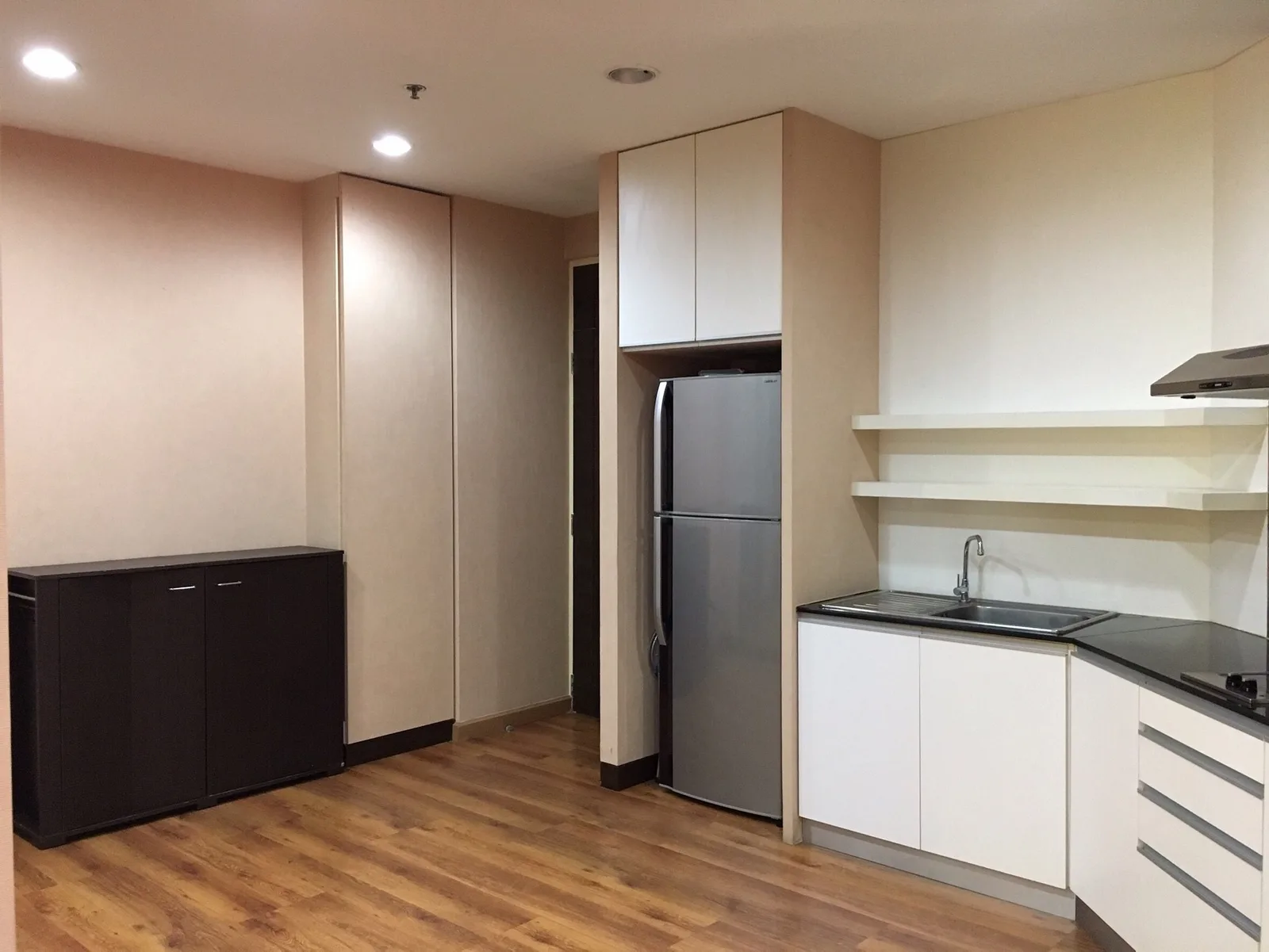 Silom Grand Terrace — photo 1