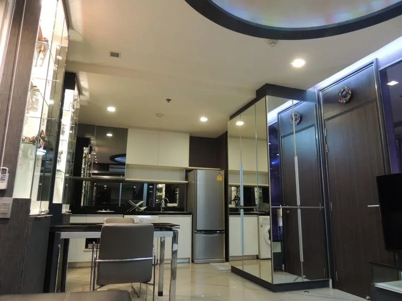 Sky Walk Condominium — photo 2