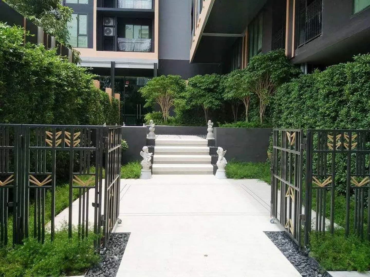 Venio Sukhumvit 10 — photo 1
