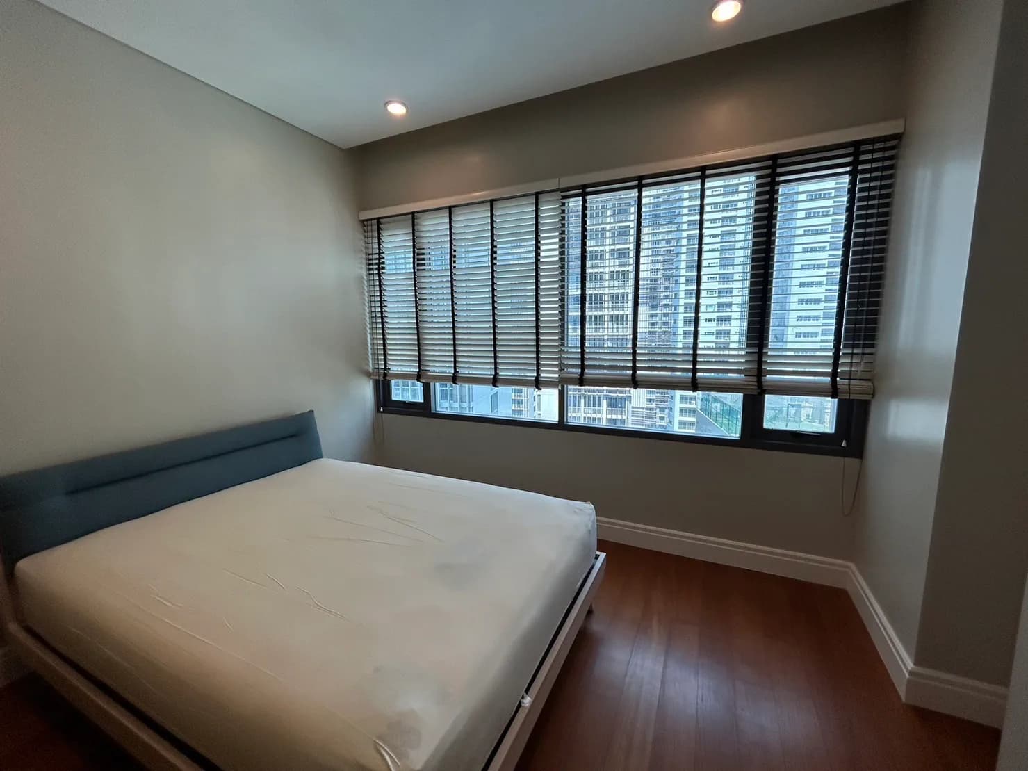 Bright Sukhumvit 24 — photo 4