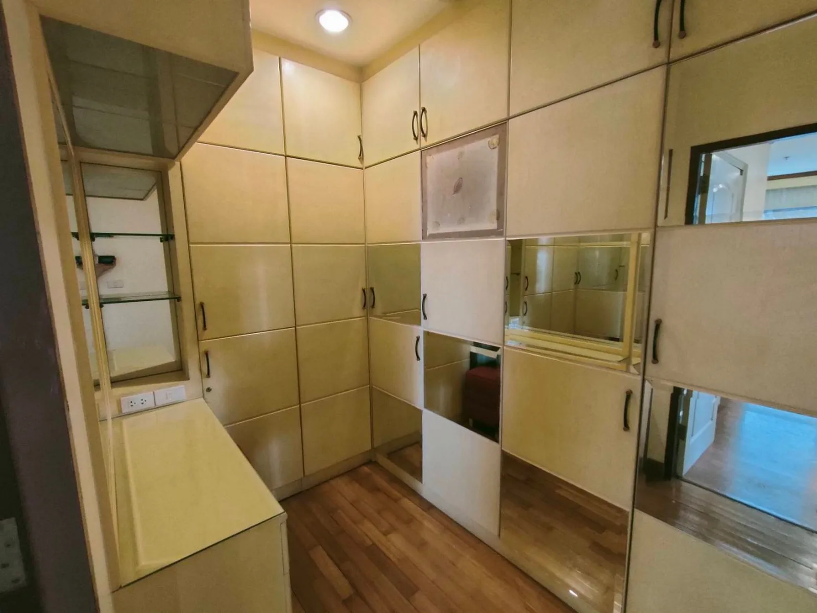 Sathorn House — photo 12