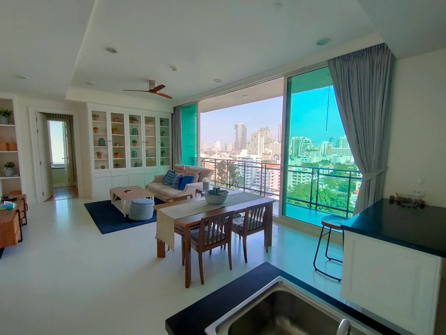 Royce Private Residences — photo 1