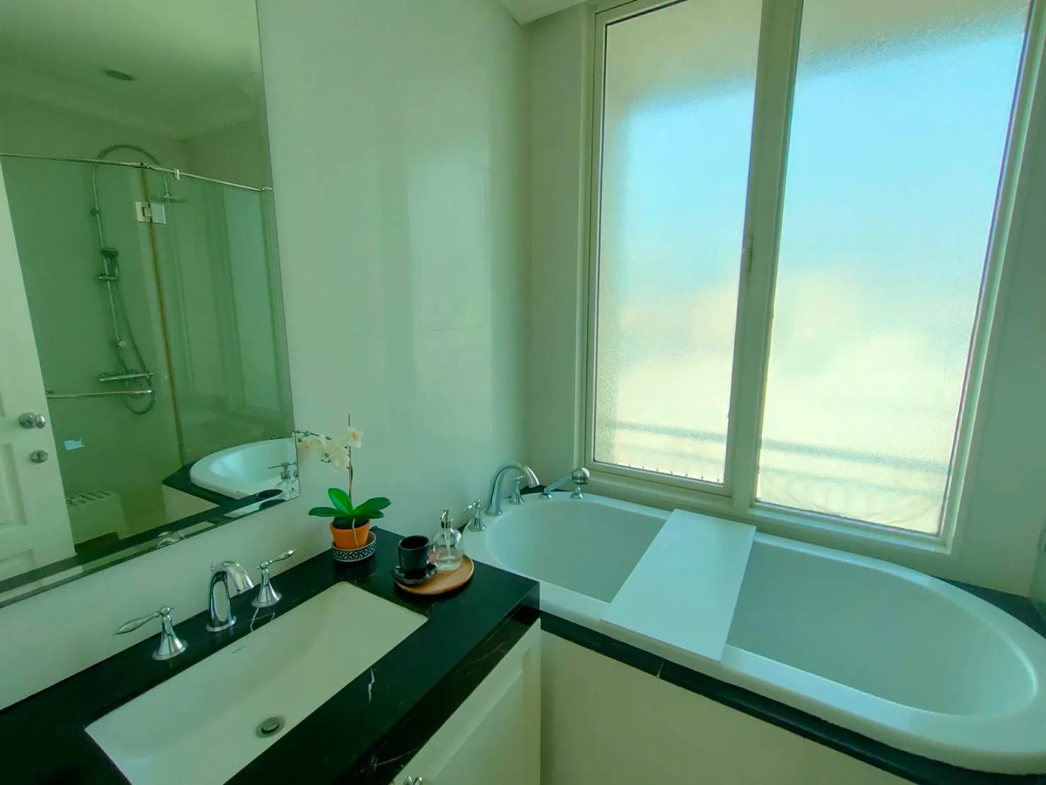 Royce Private Residences — photo 12
