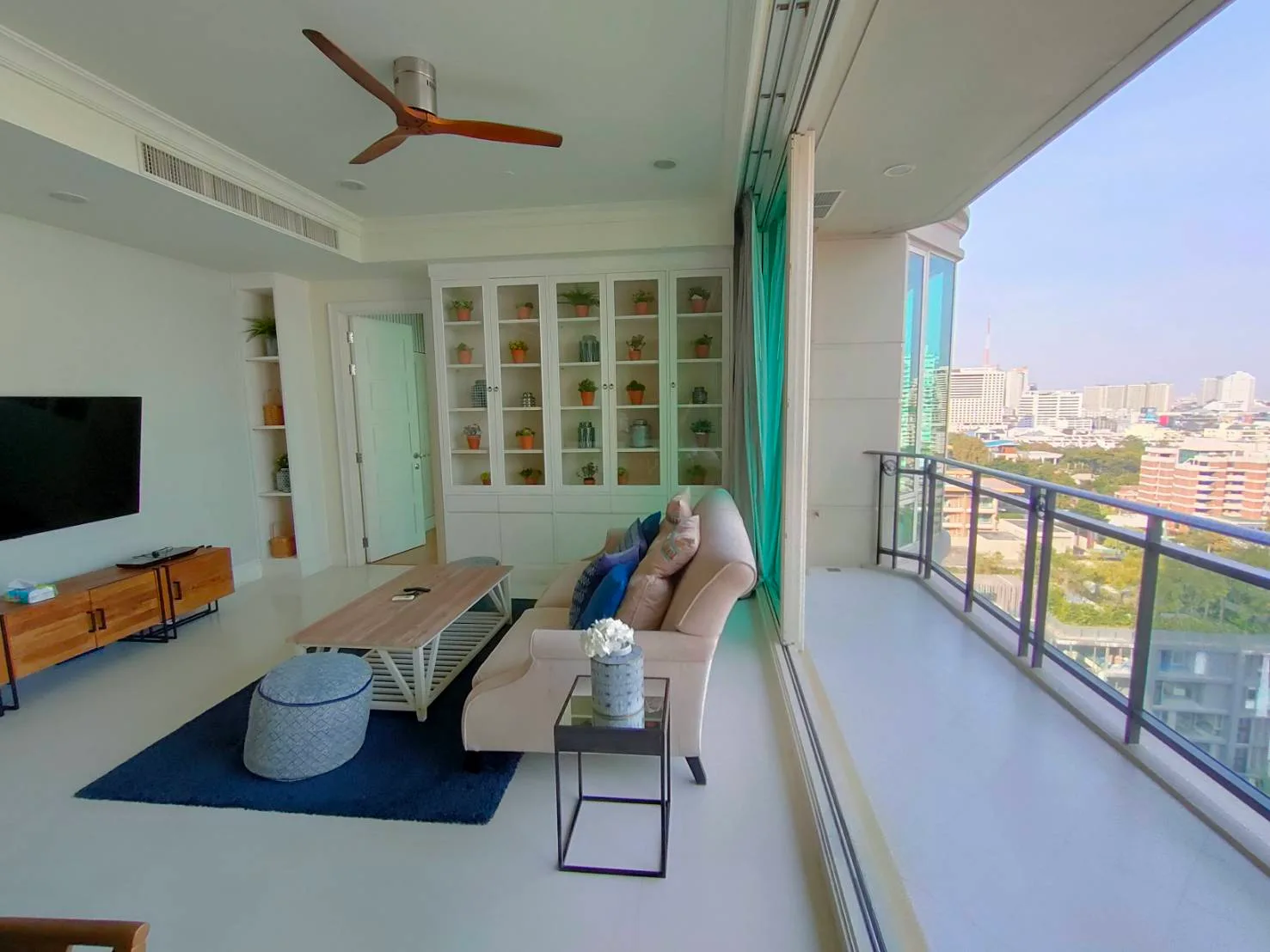 Royce Private Residences — photo 5