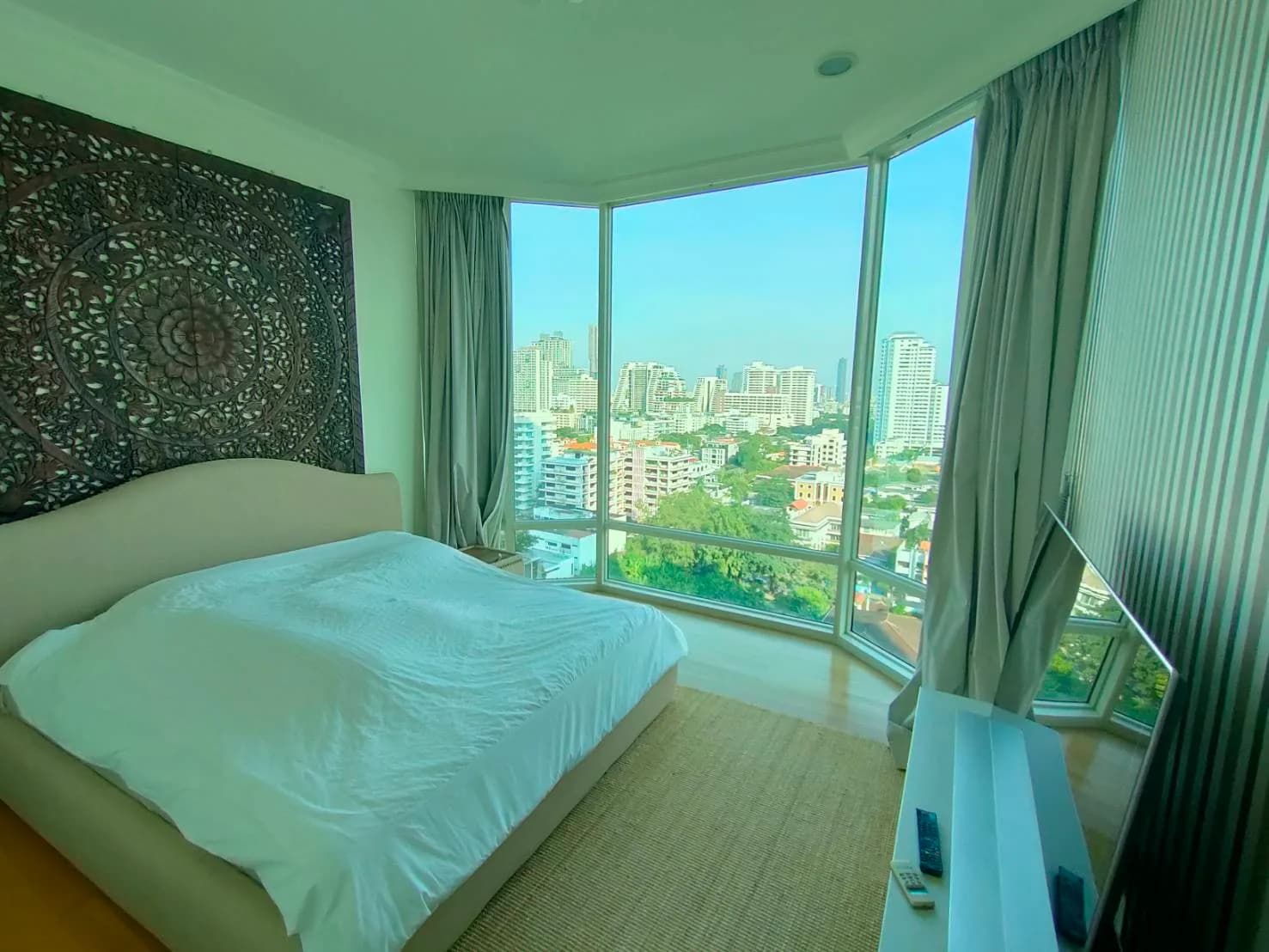 Royce Private Residences — photo 10