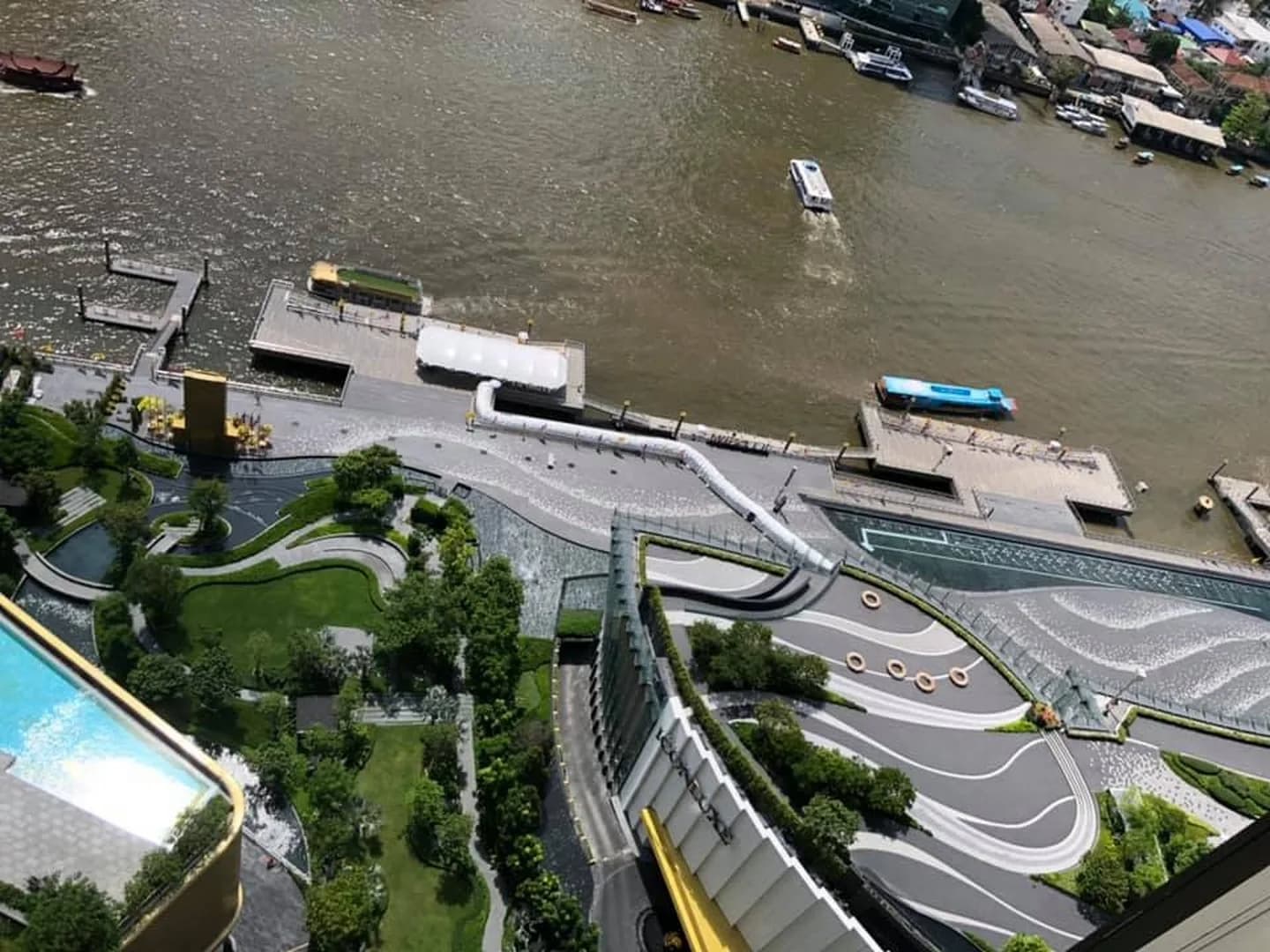 Magnolias Waterfront Residences — photo 16