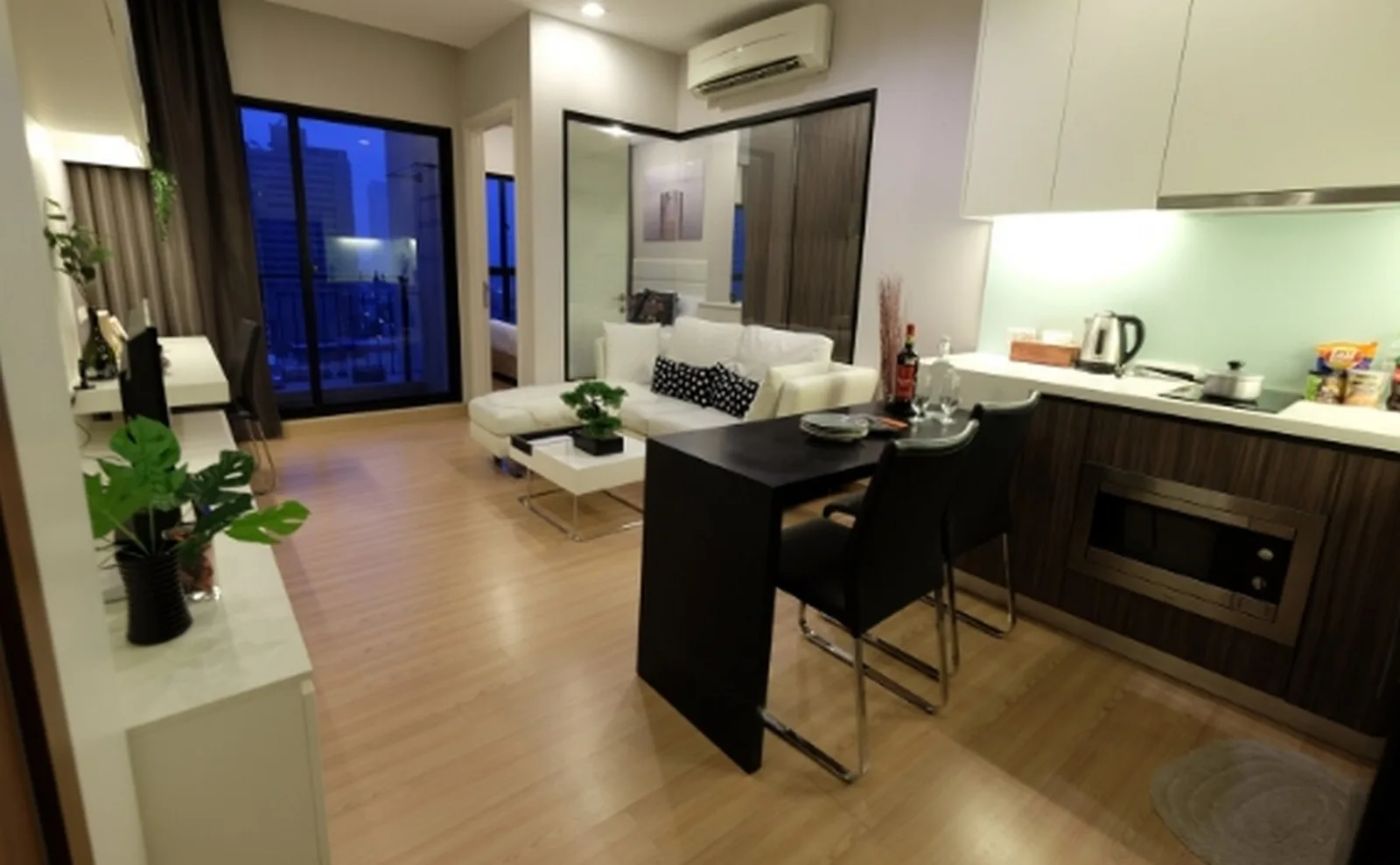 Urbano Absolute Sathon - Taksin — photo 1