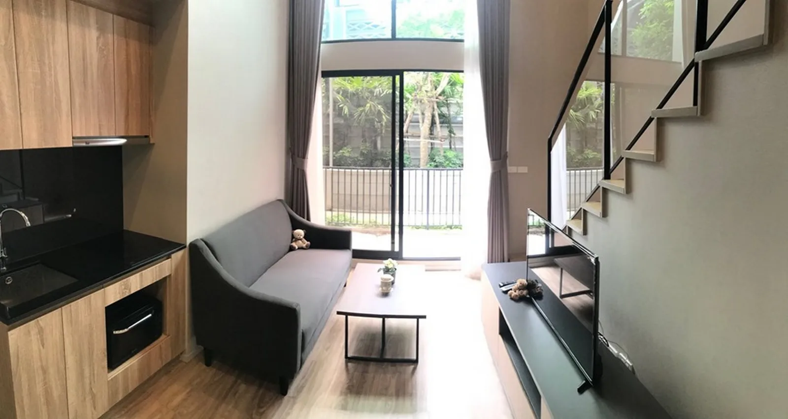 Blossom Condo @ Sathorn - Charoenrat — photo 1