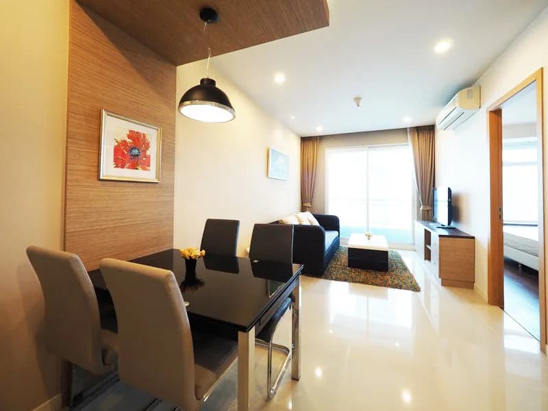 Circle Condominium — photo 2
