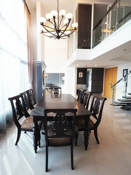 Circle Condominium — photo 1