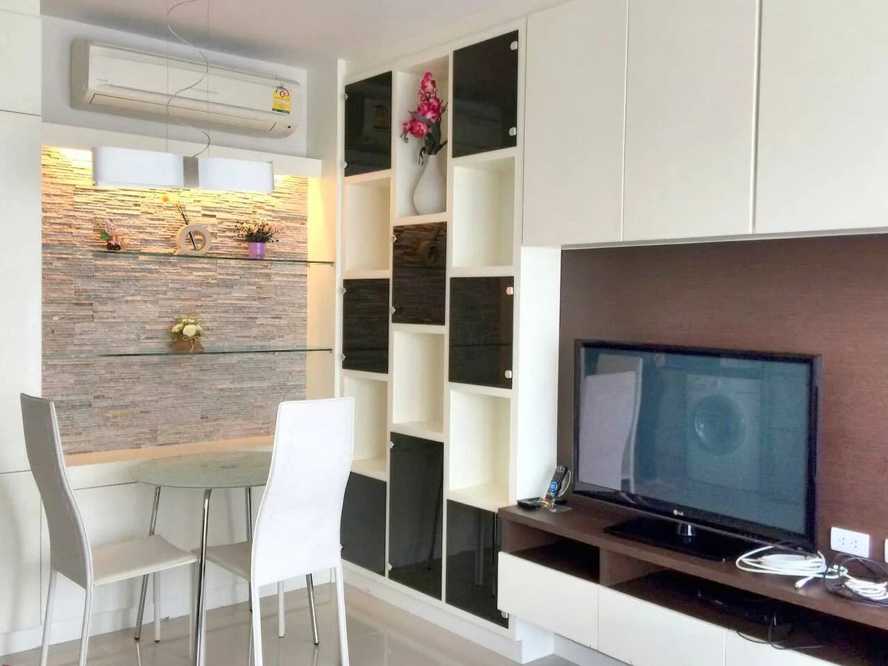 Circle Condominium — photo 1