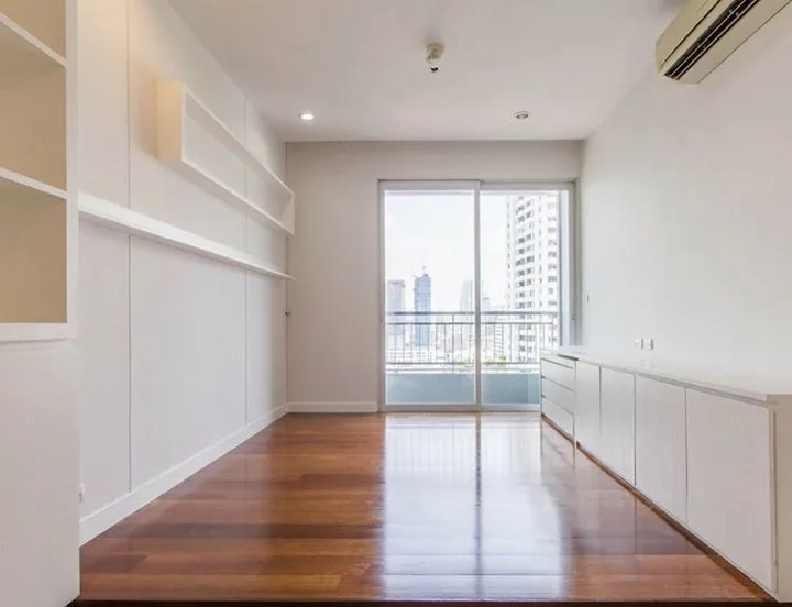 Circle Condominium — photo 2