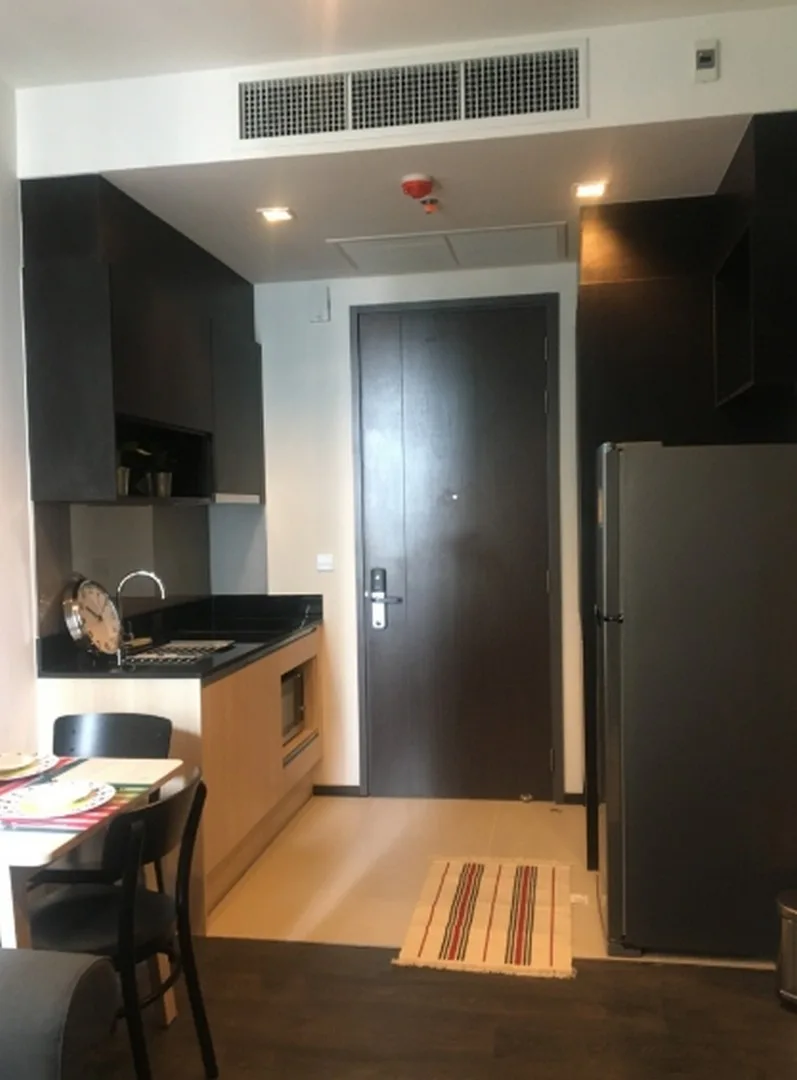 Edge Sukhumvit 23 — photo 1
