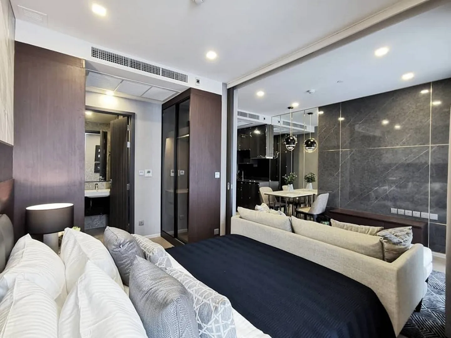 Ashton Asoke — photo 1