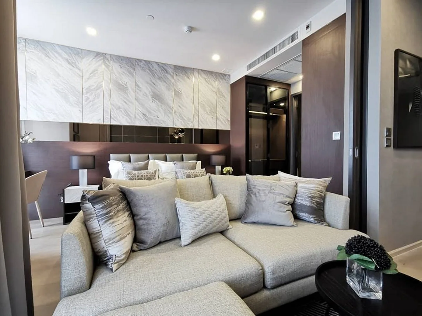 Ashton Asoke — photo 6