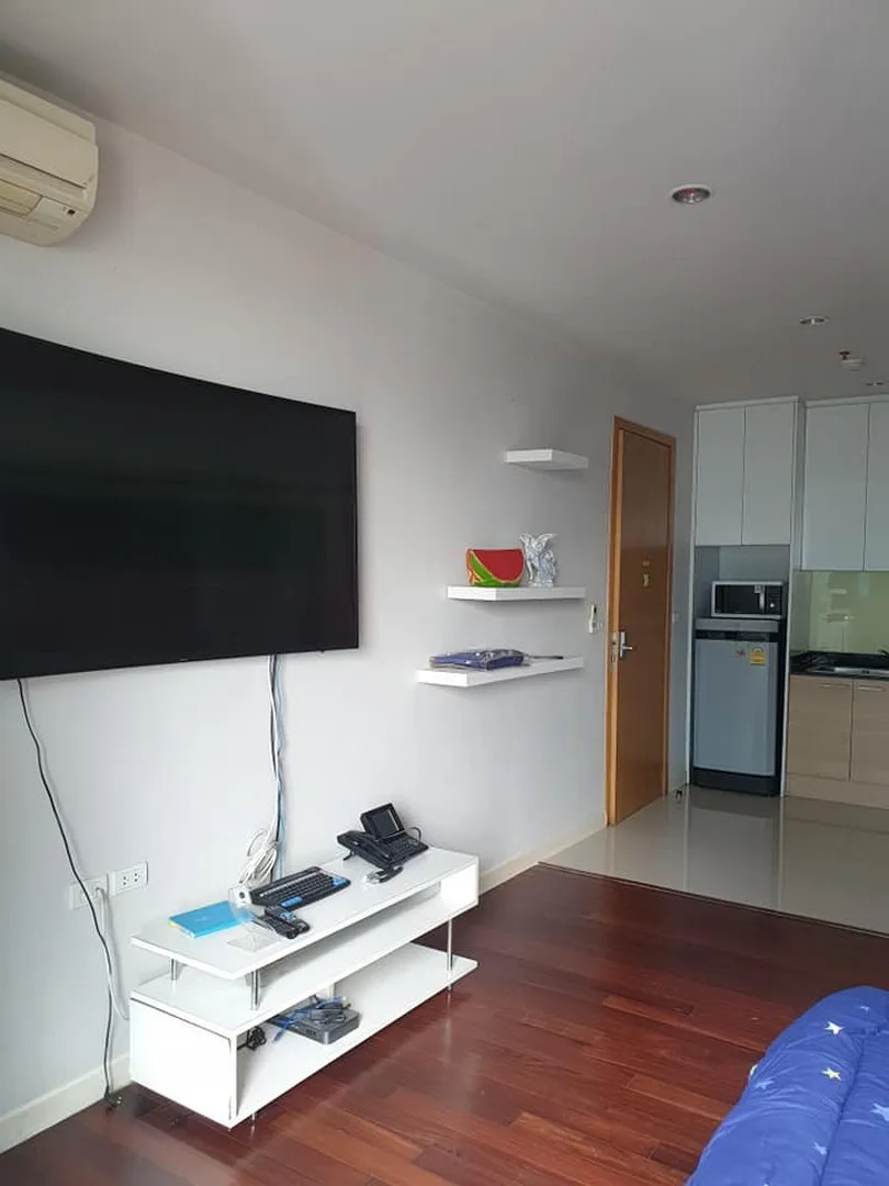 Circle Condominium — photo 3