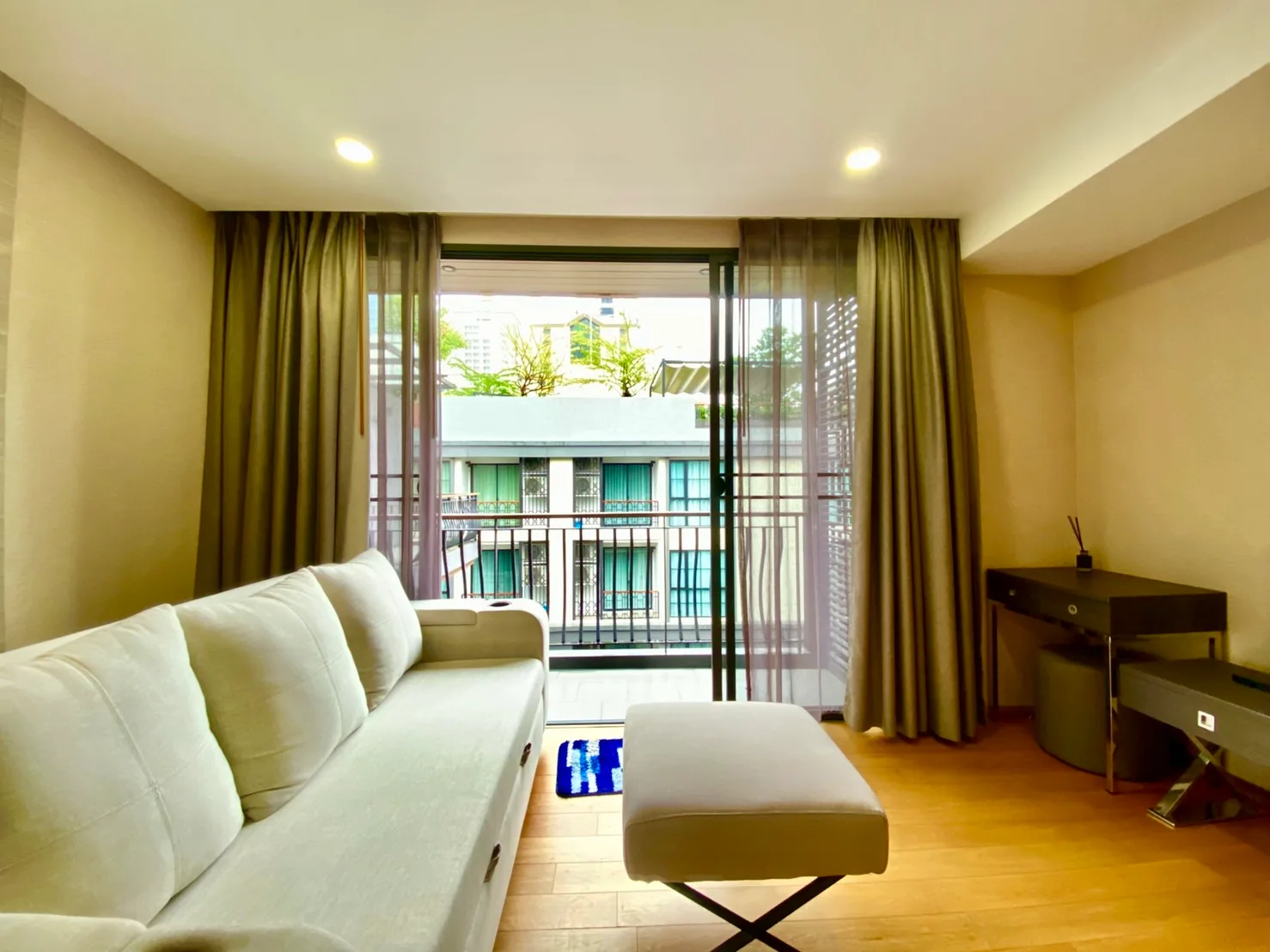 Klass Condo Langsuan — photo 1