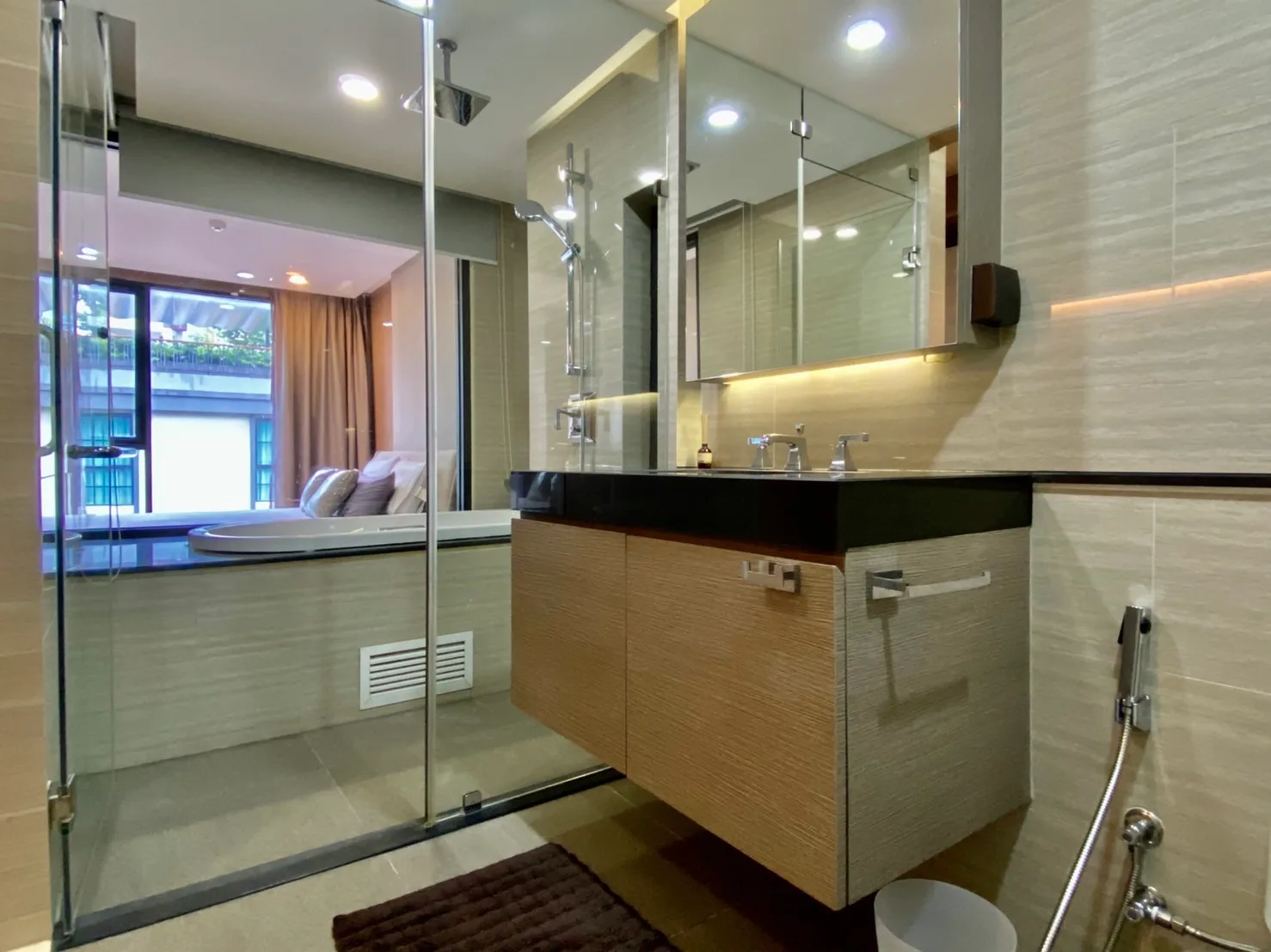 Klass Condo Langsuan — photo 13
