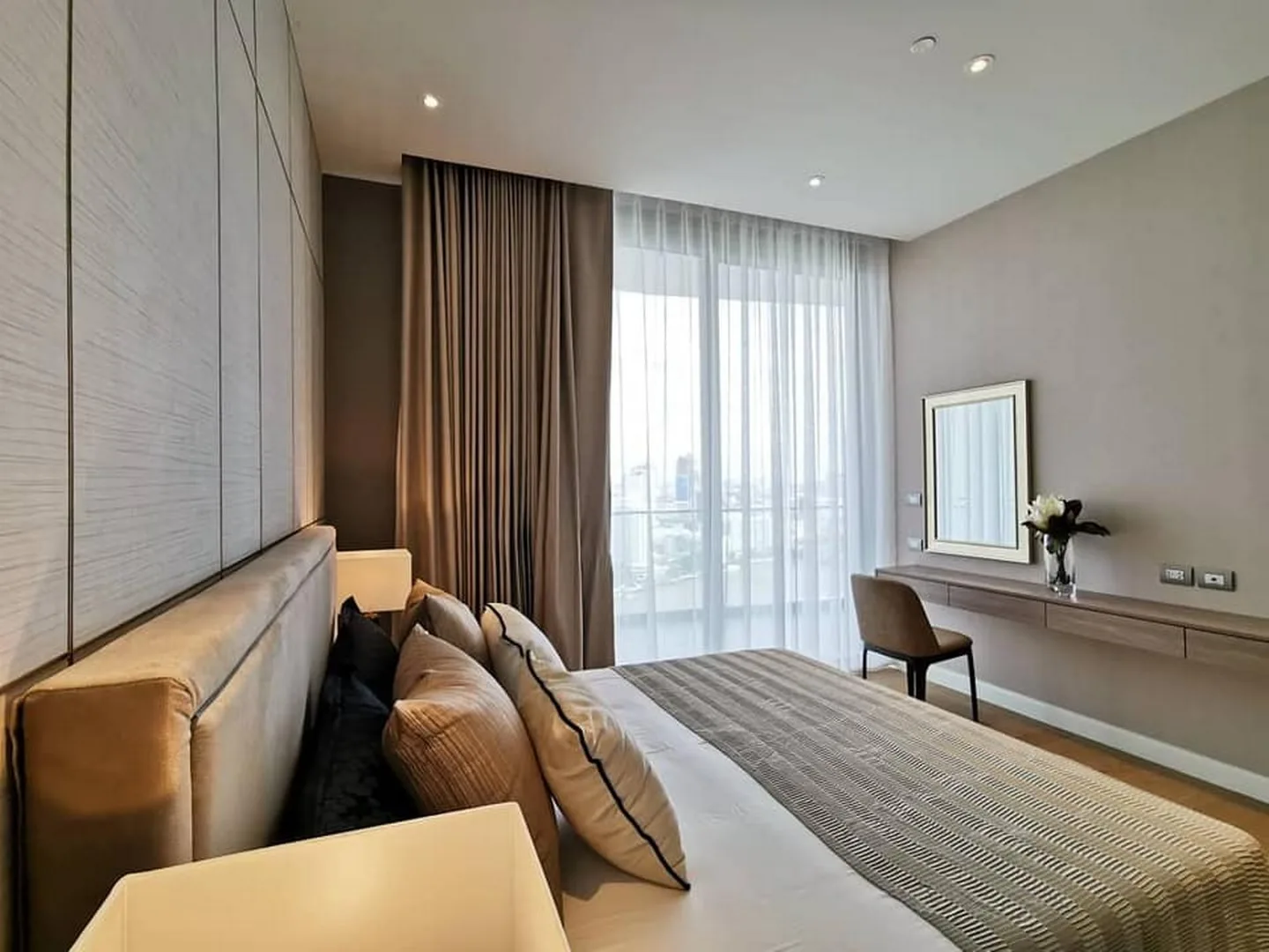 Magnolias Waterfront Residences — photo 11