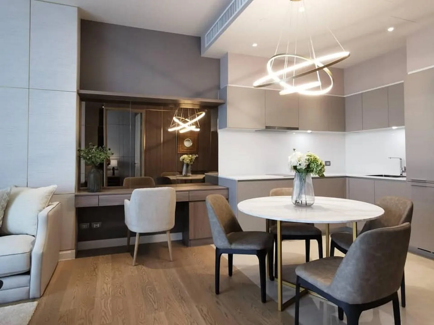 Magnolias Waterfront Residences — photo 4