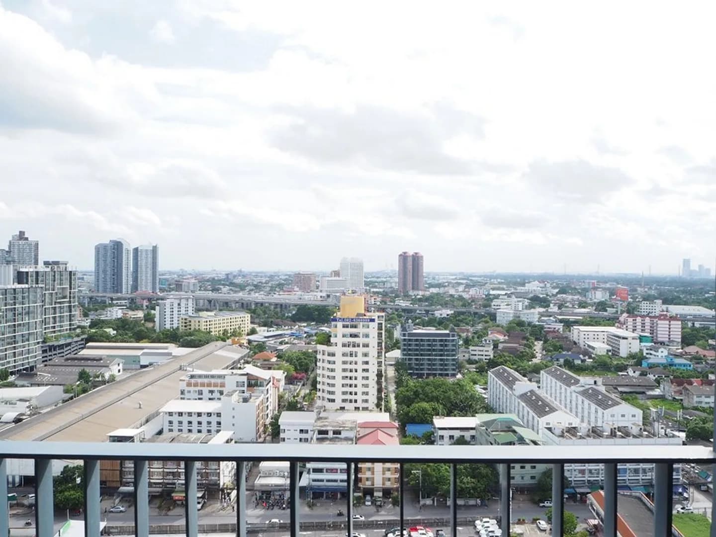 IDEO Mobi Sukhumvit 66 — photo 17