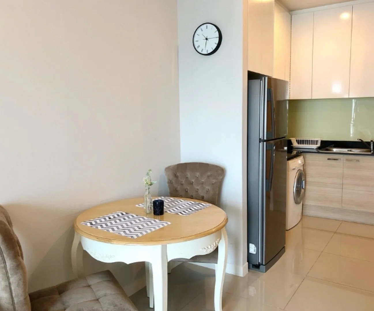 Circle Condominium — photo 2
