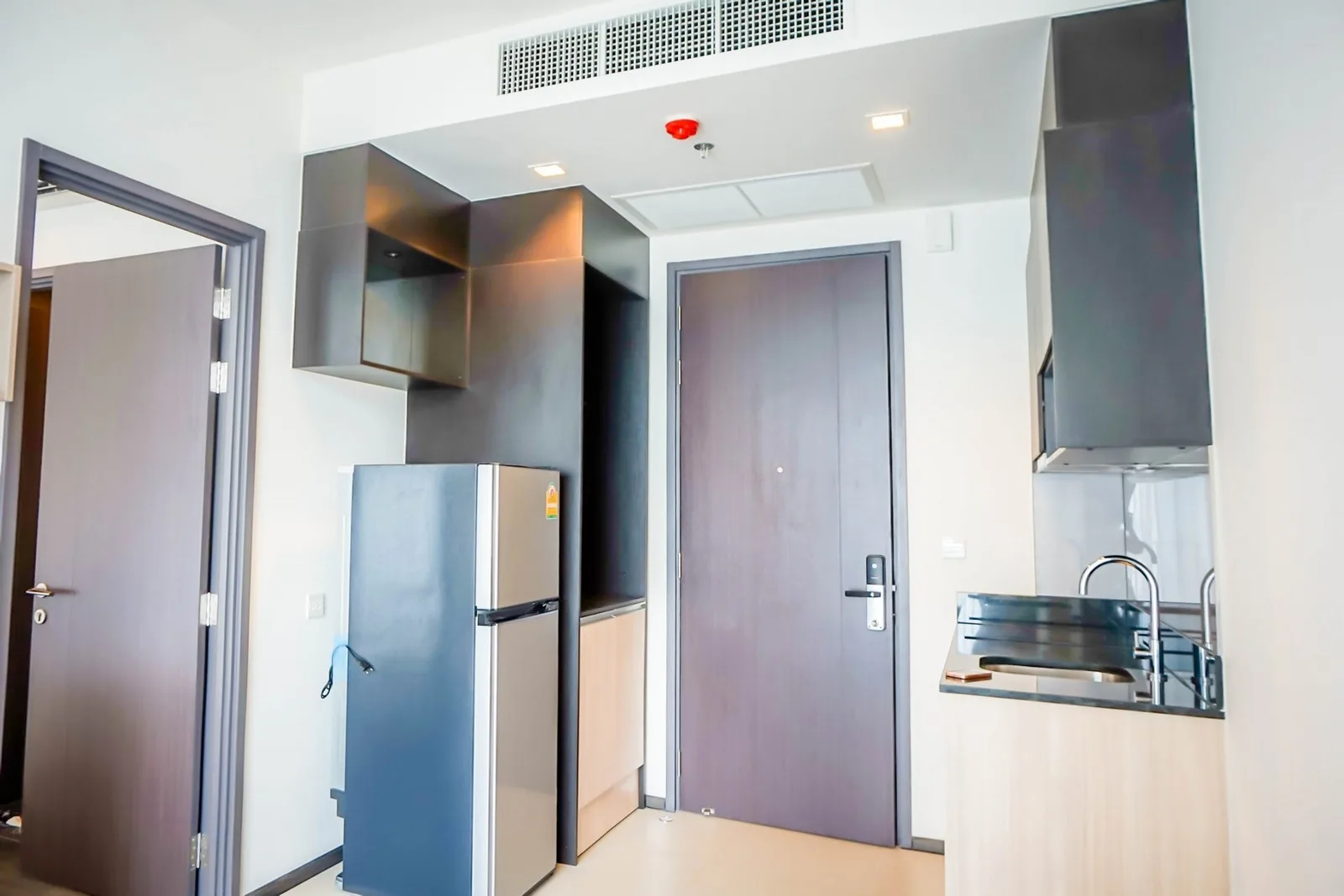 Edge Sukhumvit 23 — photo 3
