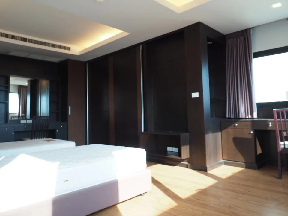 Sathorn Gardens — photo 11