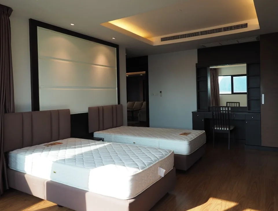 Sathorn Gardens — photo 10
