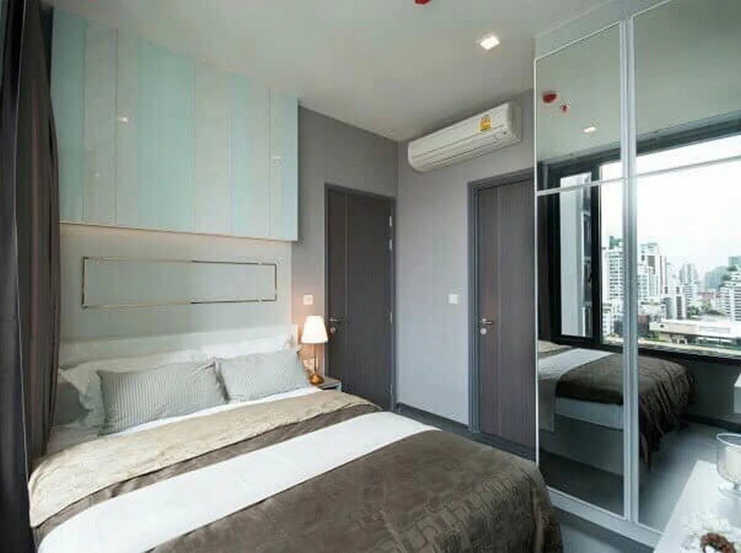 Edge Sukhumvit 23 — photo 1