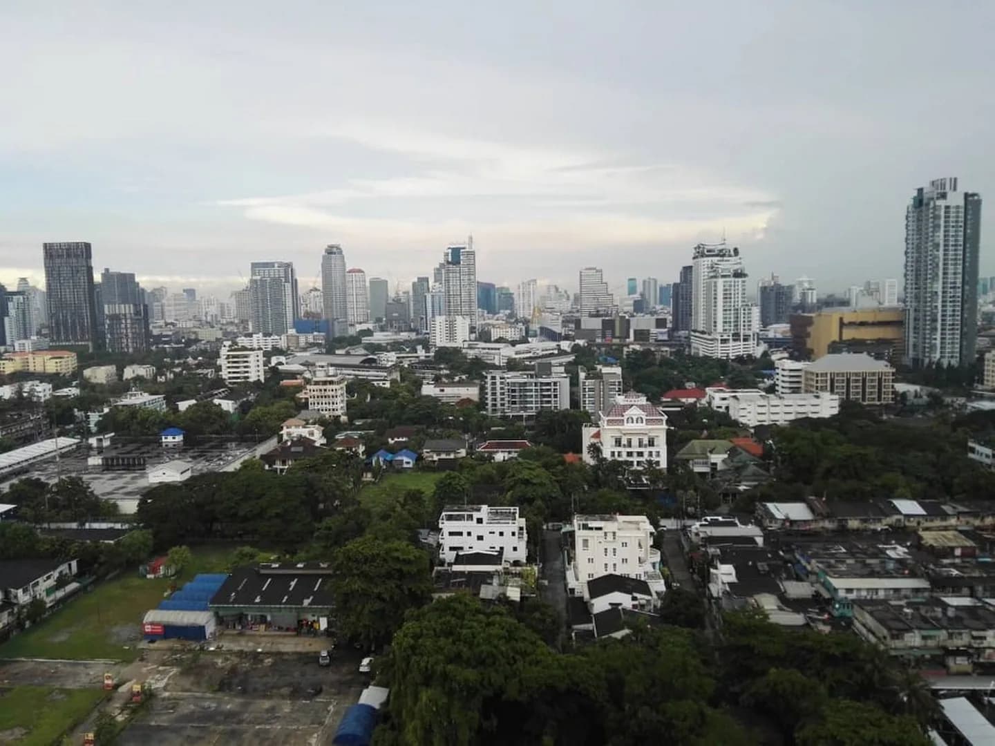Lumpini Place Rama 4 - Kluaynamthai — photo 8
