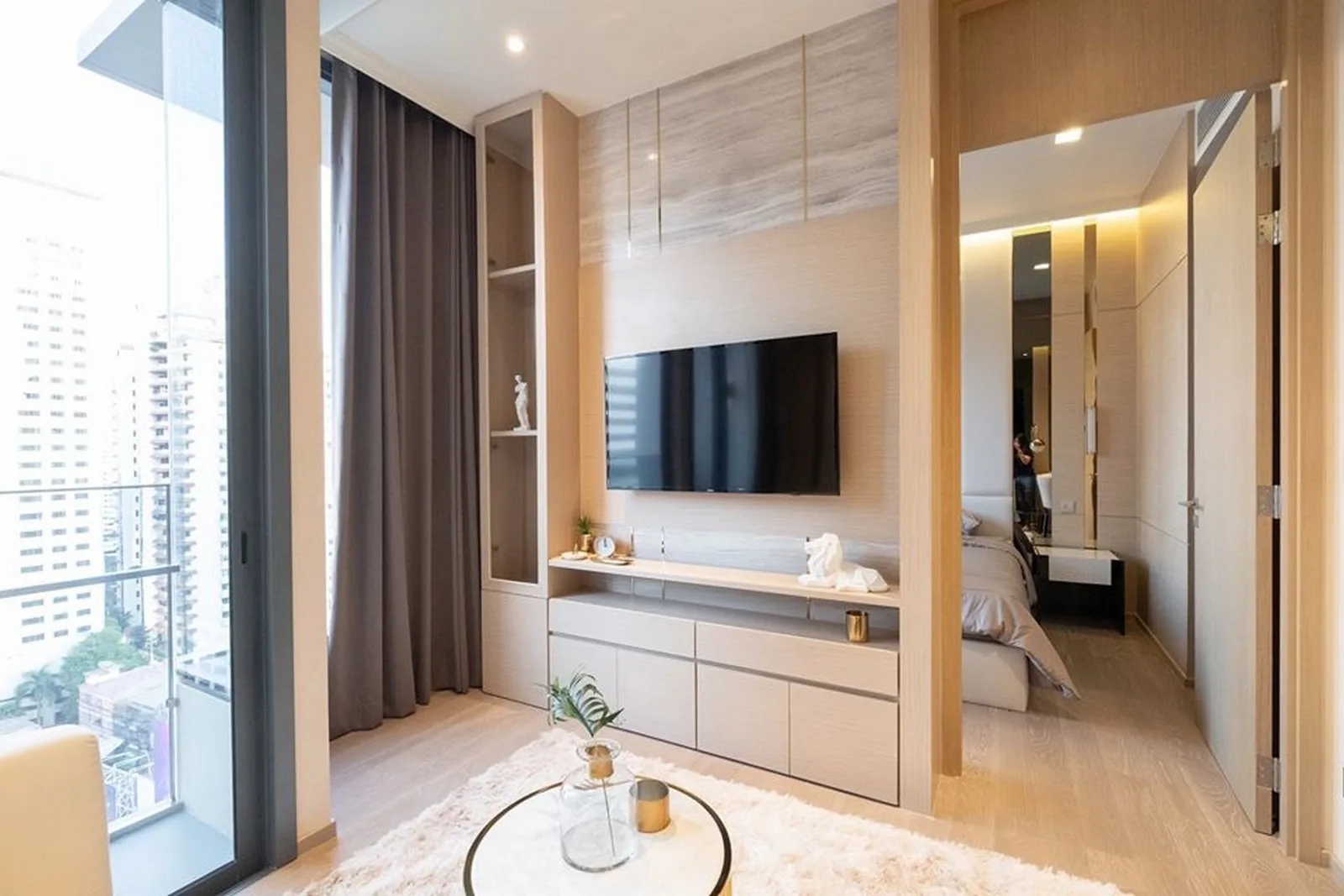 The Esse Asoke — photo 1