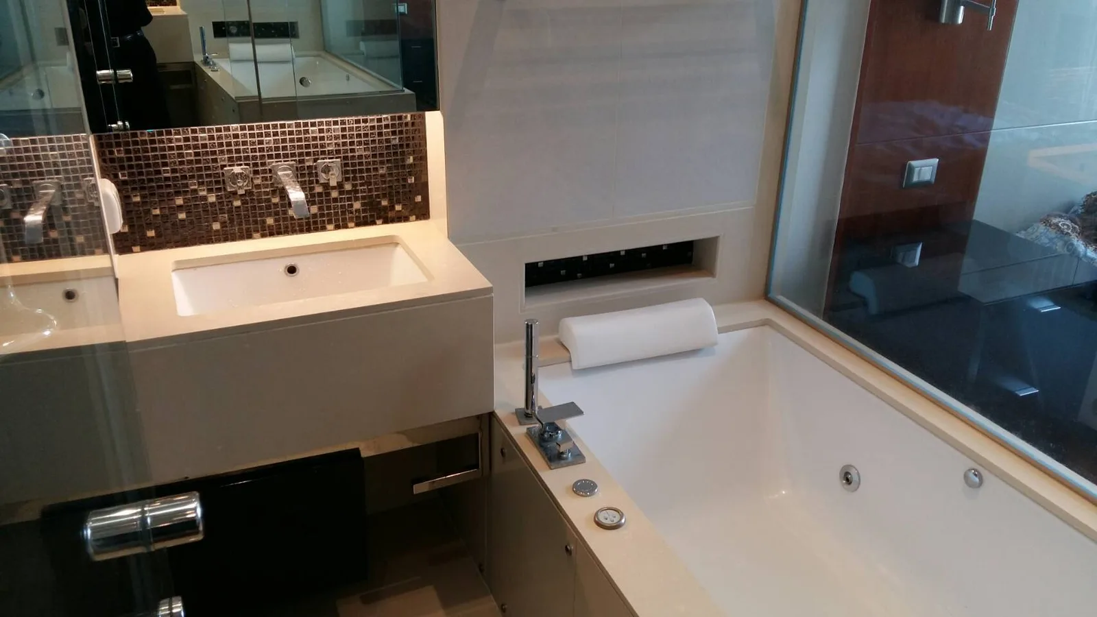 The Address Sukhumvit 28 — photo 10