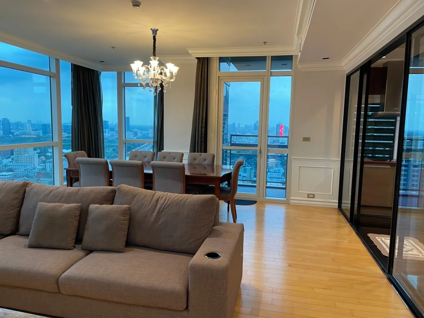 Athenee Residence — photo 3