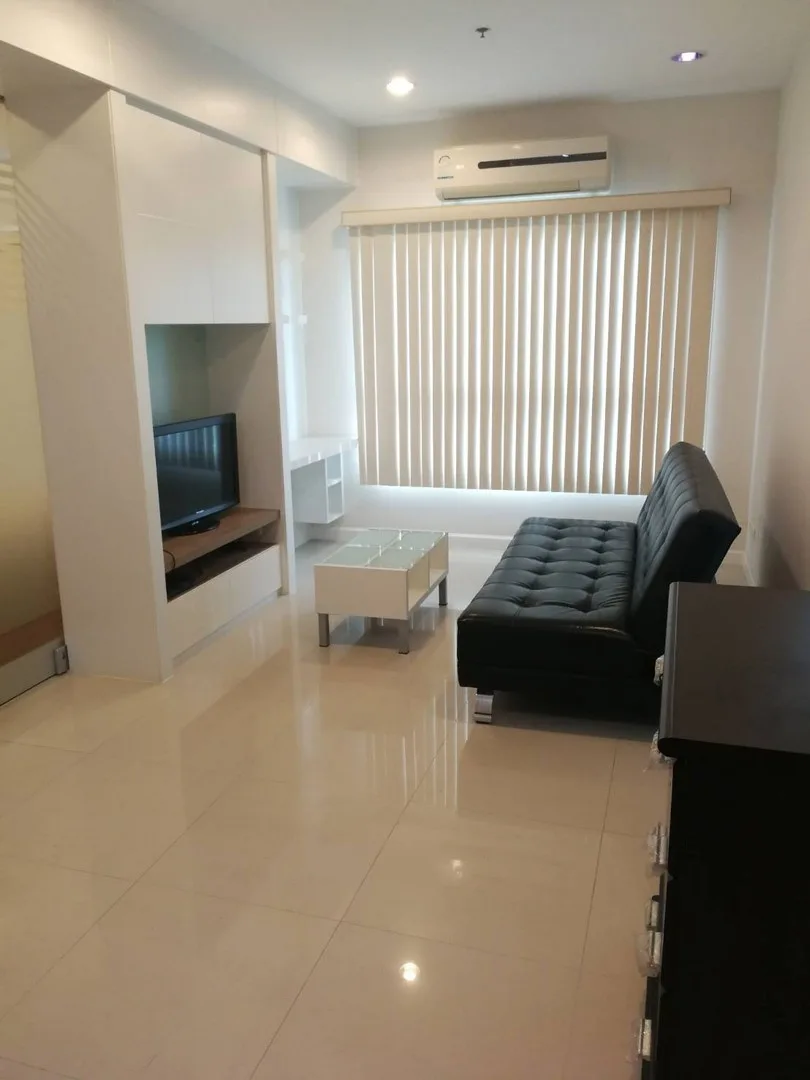 Q. House Condo Sathorn — photo 1