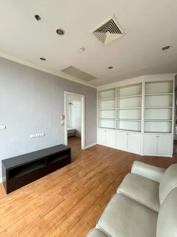 Baan Sathorn Chaopraya — photo 1