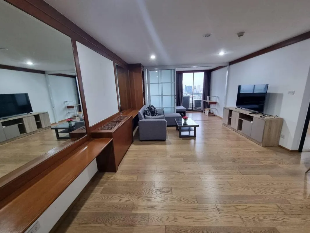Supalai Place — photo 1