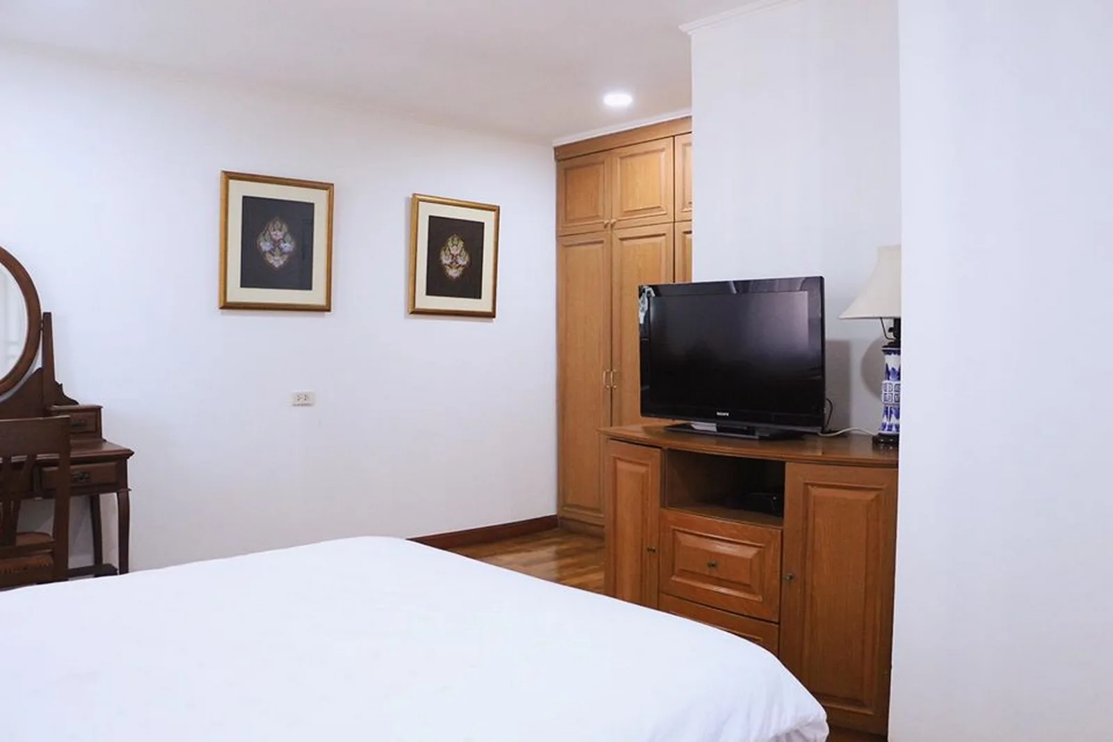 Saladaeng Executive — photo 13