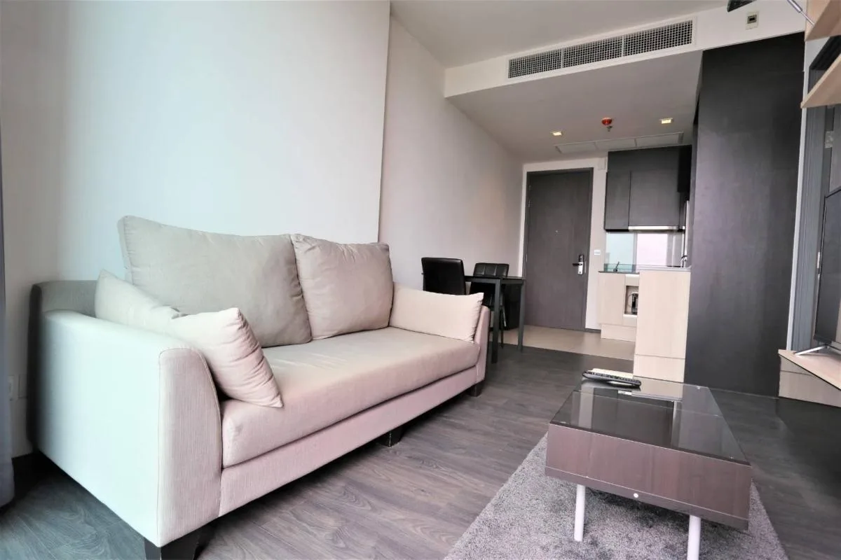 Edge Sukhumvit 23 — photo 2