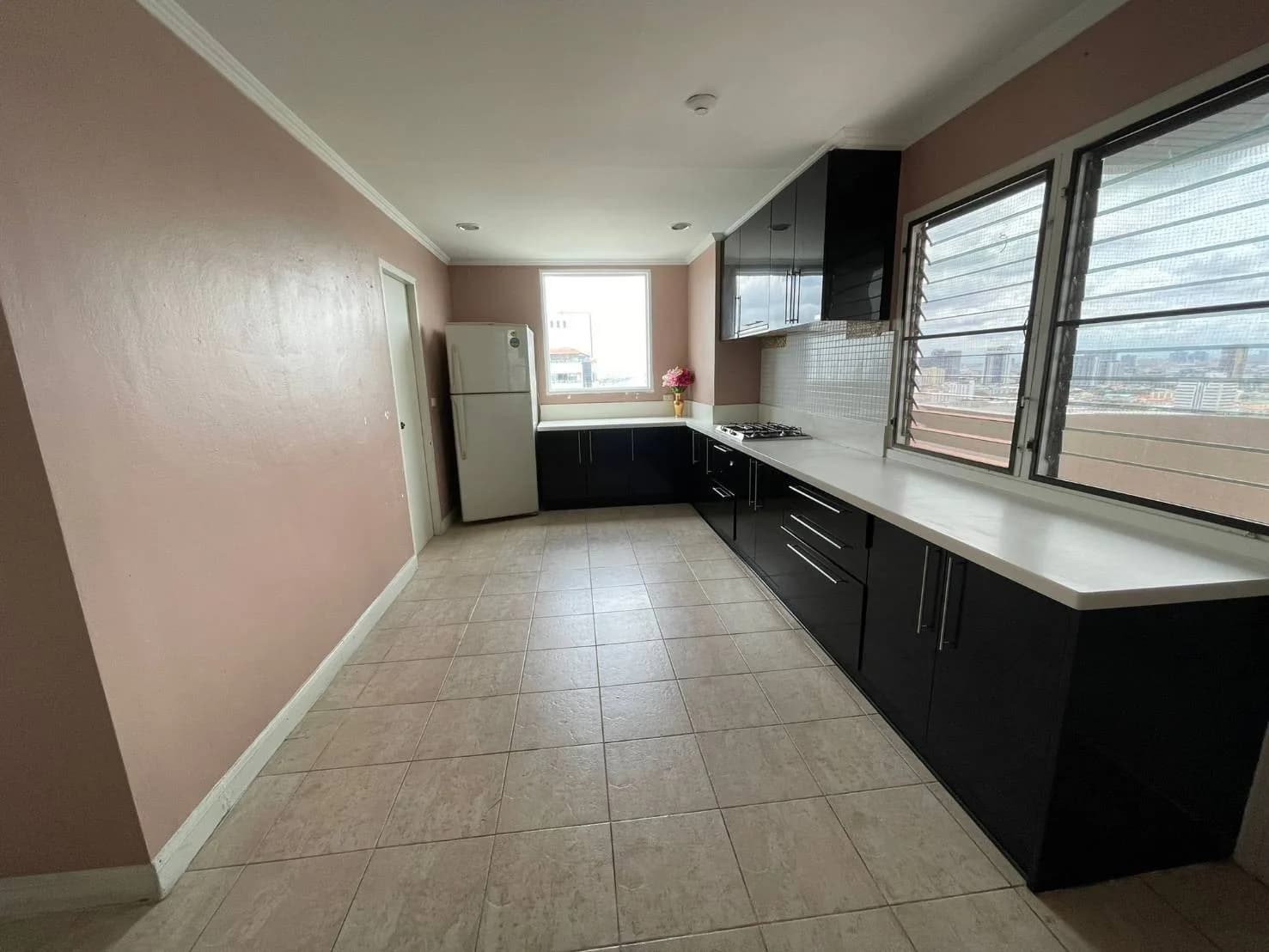 Empire House — photo 12