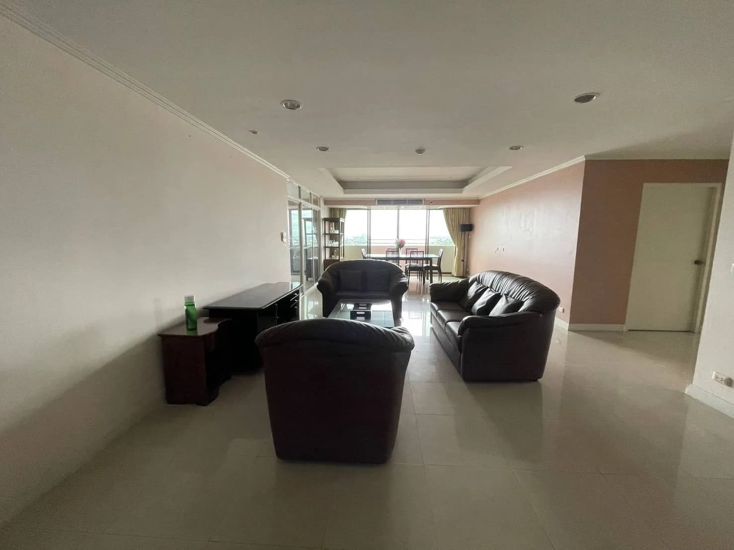 Empire House — photo 13