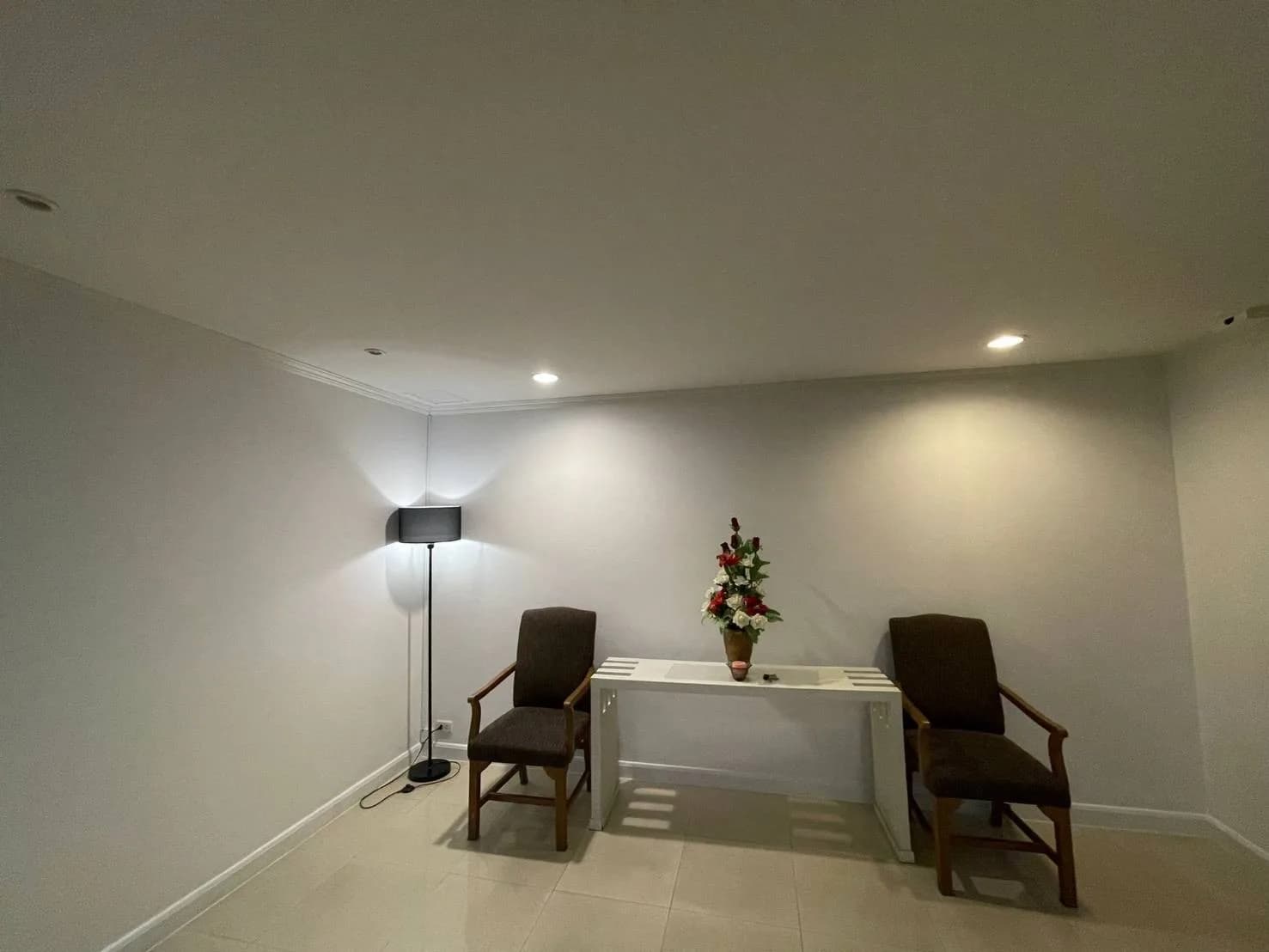 Empire House — photo 15