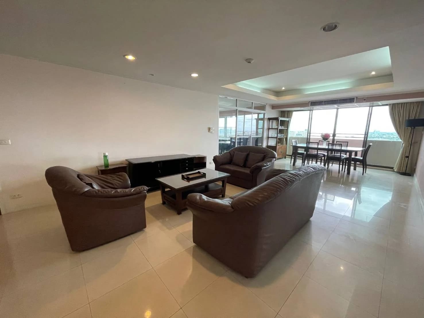 Empire House — photo 5